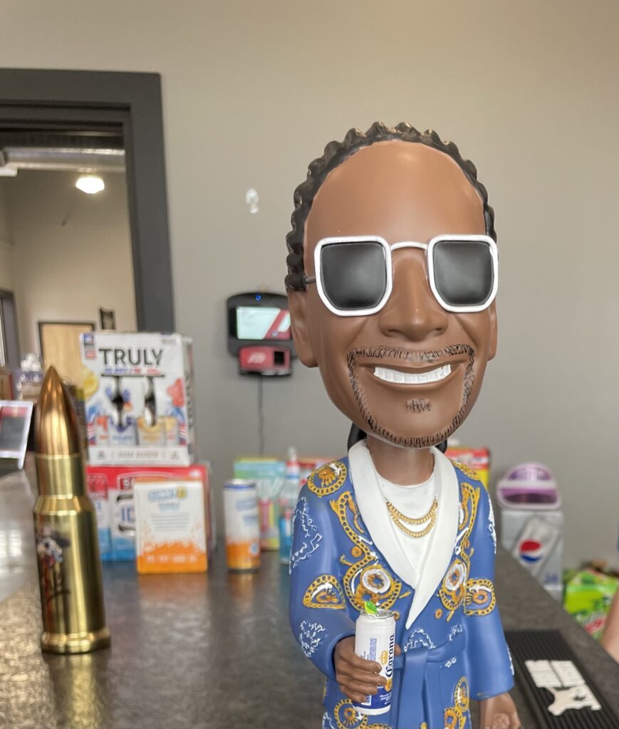 DAILY MUDDY: Win Snoop Dogg at The Liquor Booth